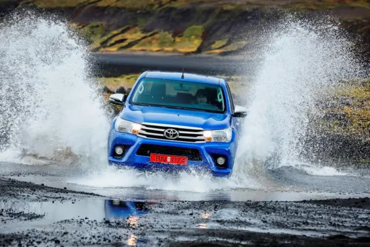 Toyota Hilux 2,4 D-4D 4×4 AT