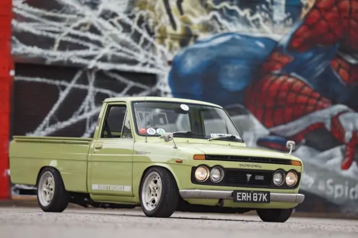 Toyota Hilux Drift Truck [video]