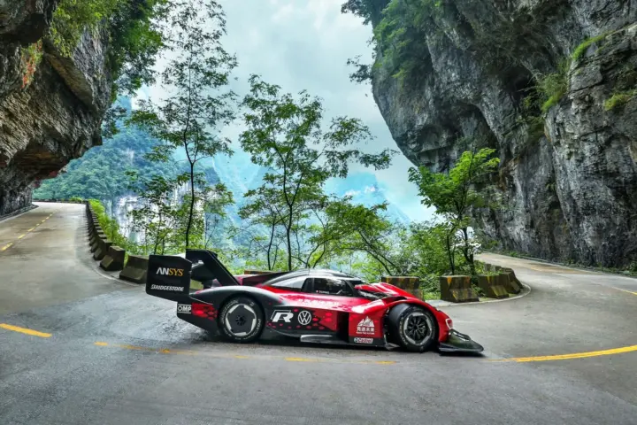 VW ID.R Conquers Tianmen [w/video]