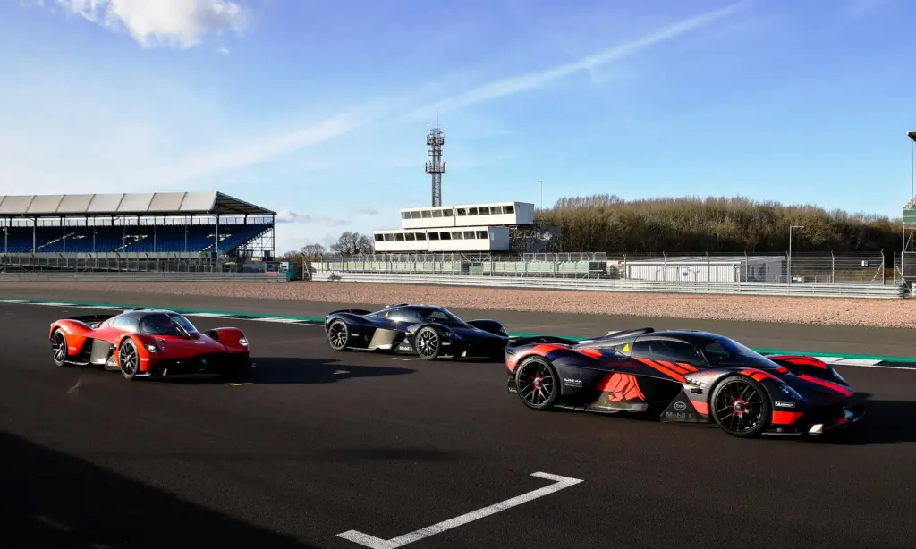 F1 Drivers Pilot Aston Martin Valkyrie At Silverstone [video]