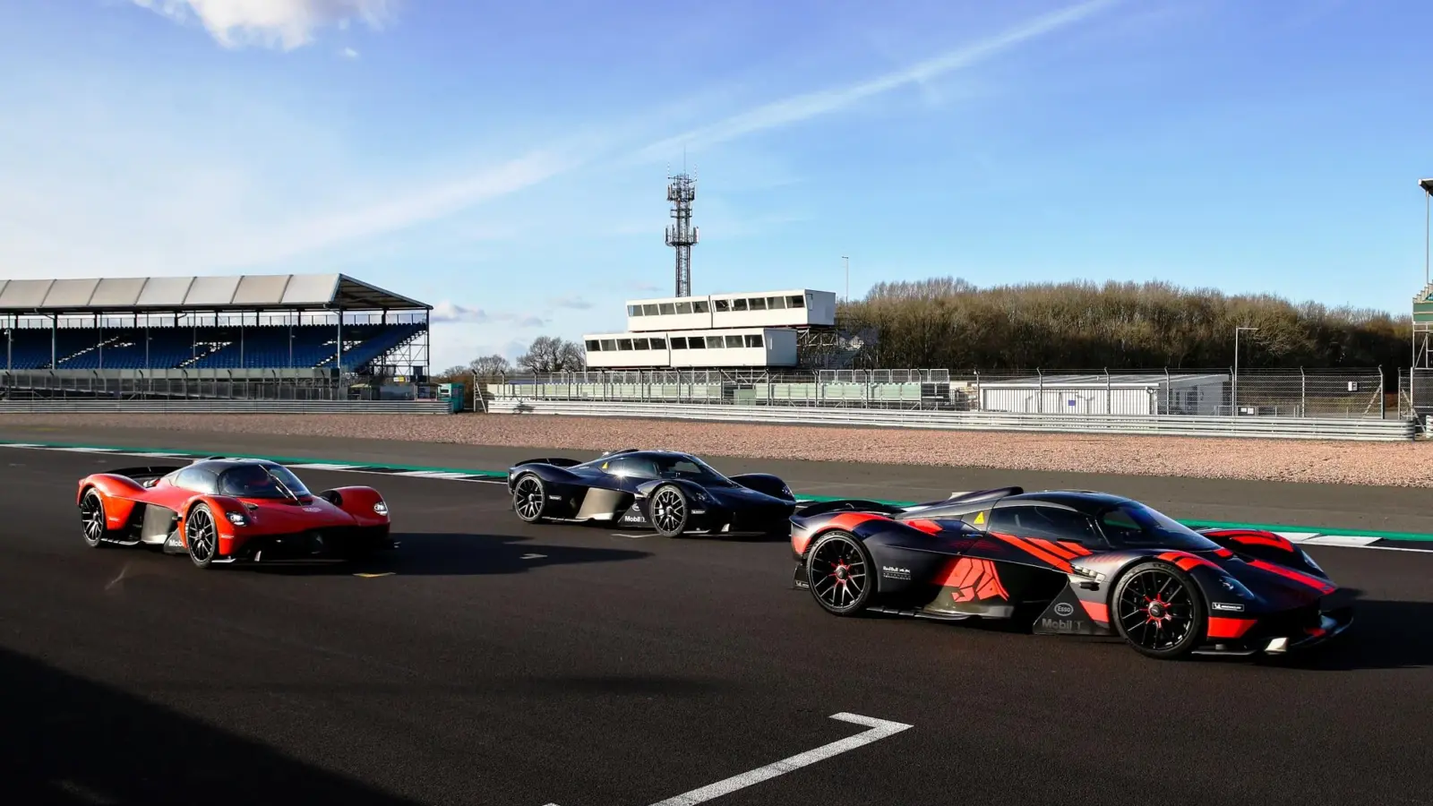 F1 Drivers Pilot Aston Martin Valkyrie At Silverstone [video]